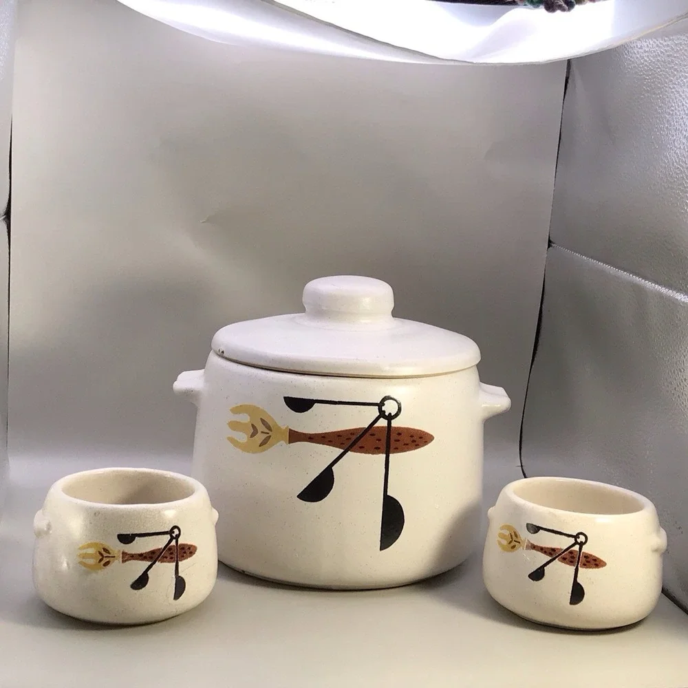 Vintage MCM West Bend Bean Pot & lid  2 Qt Crockery Fork & Spoons Design 2 Bowls